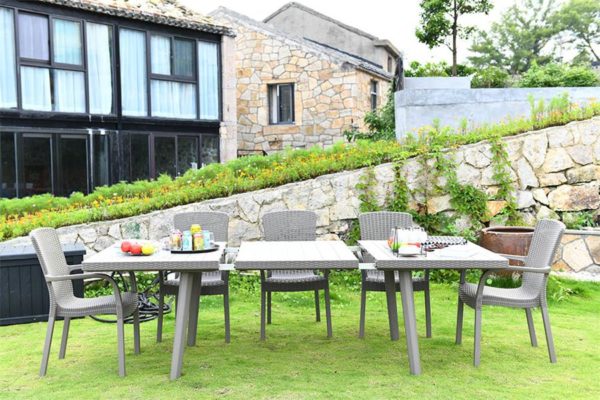 outdoor extendable plastic table with 8 chairs side