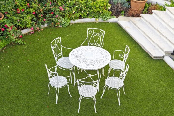 white-patio-furniture-